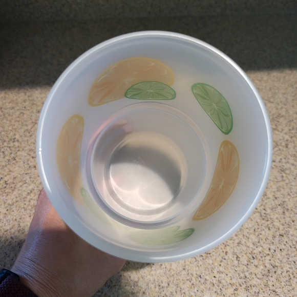 Tupperware Lime Lemon Green Yellow Thirstquake Plastic Tumbler Cup & Lid, 30oz - Picture 7 of 9